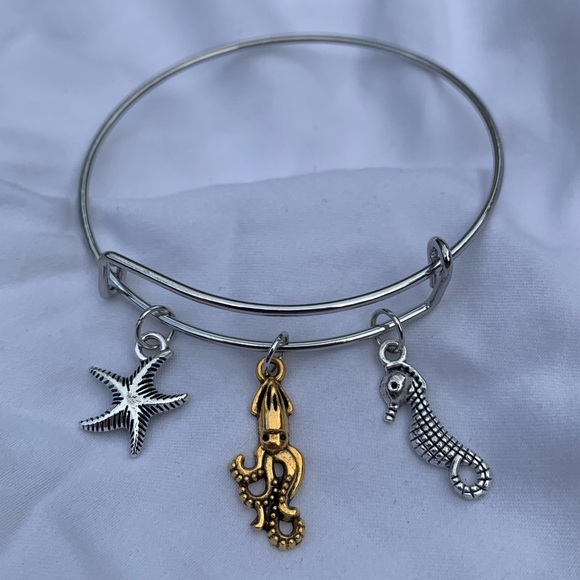 Brand New! Handmade! Adjustable Charm Bangle Bracelet! - Picture 4 of 5